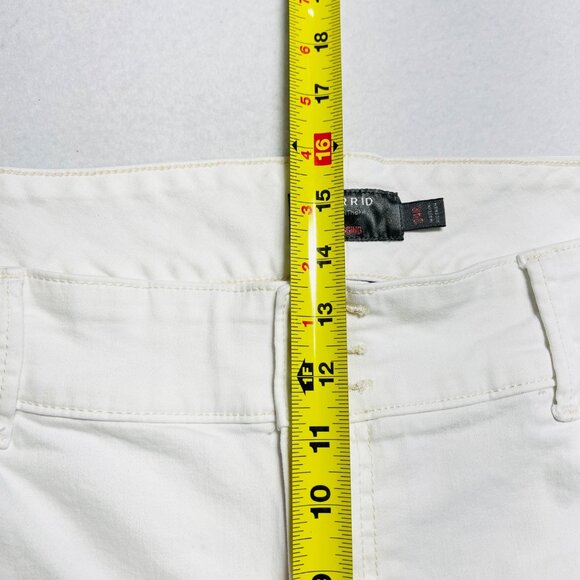 Torrid Women's Stretch Super Soft White Jeggings Size 24R High Rise Zip/Button - Picture 8 of 11